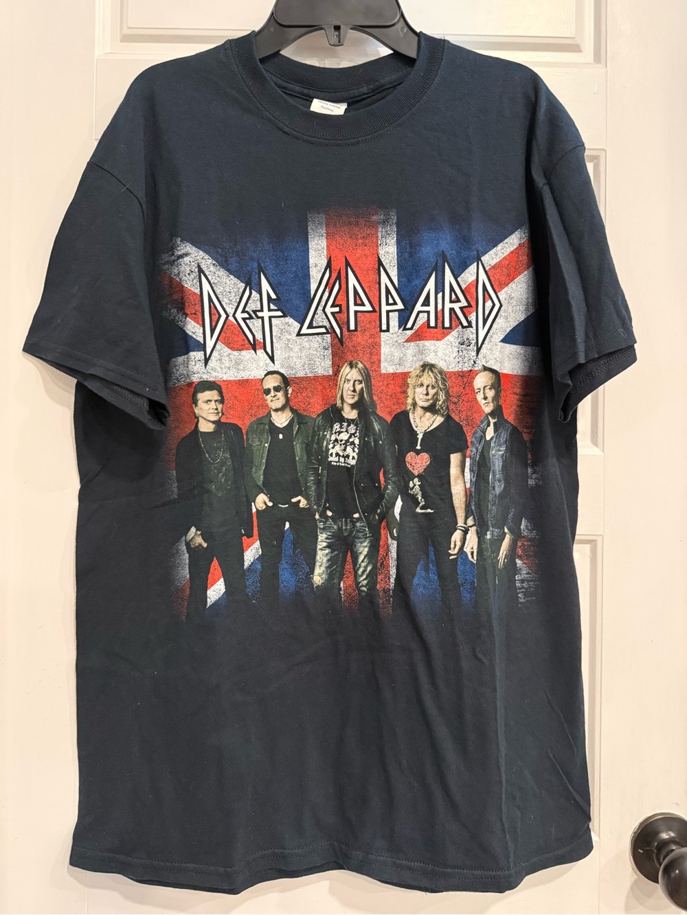 Def Leppard 2016 Tour T Shirt Men’s M Black Union Jack Concert Band Tee NWOT
